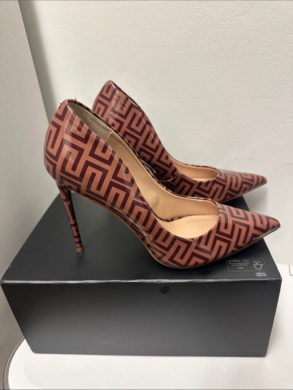Steve Madden Brown Geometric Pointed Toe Heels, So classy (size: 8 ) - Picture 5 of 9